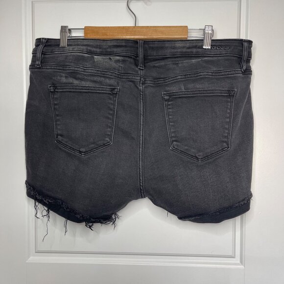 Vigoss Jagger Short Women's Plus Size 14 Cuffed Raw Edge Whiskering Black Denim‎ - Picture 3 of 9